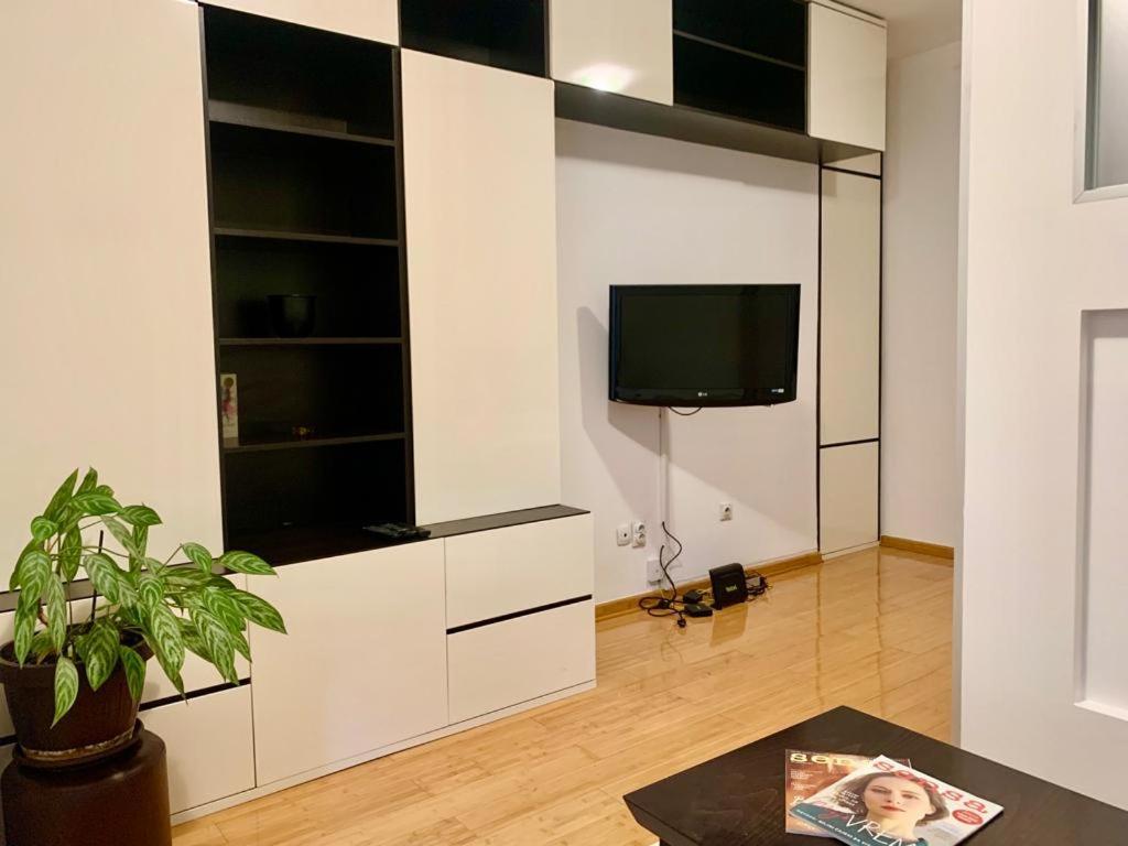 City Center Crown Apartment Belgrado Exterior foto